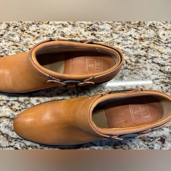 Frye Cognac Carson Leather Harness Ankle Boot Clogs with Buckle Detail Size 11 - Picture 3 of 6